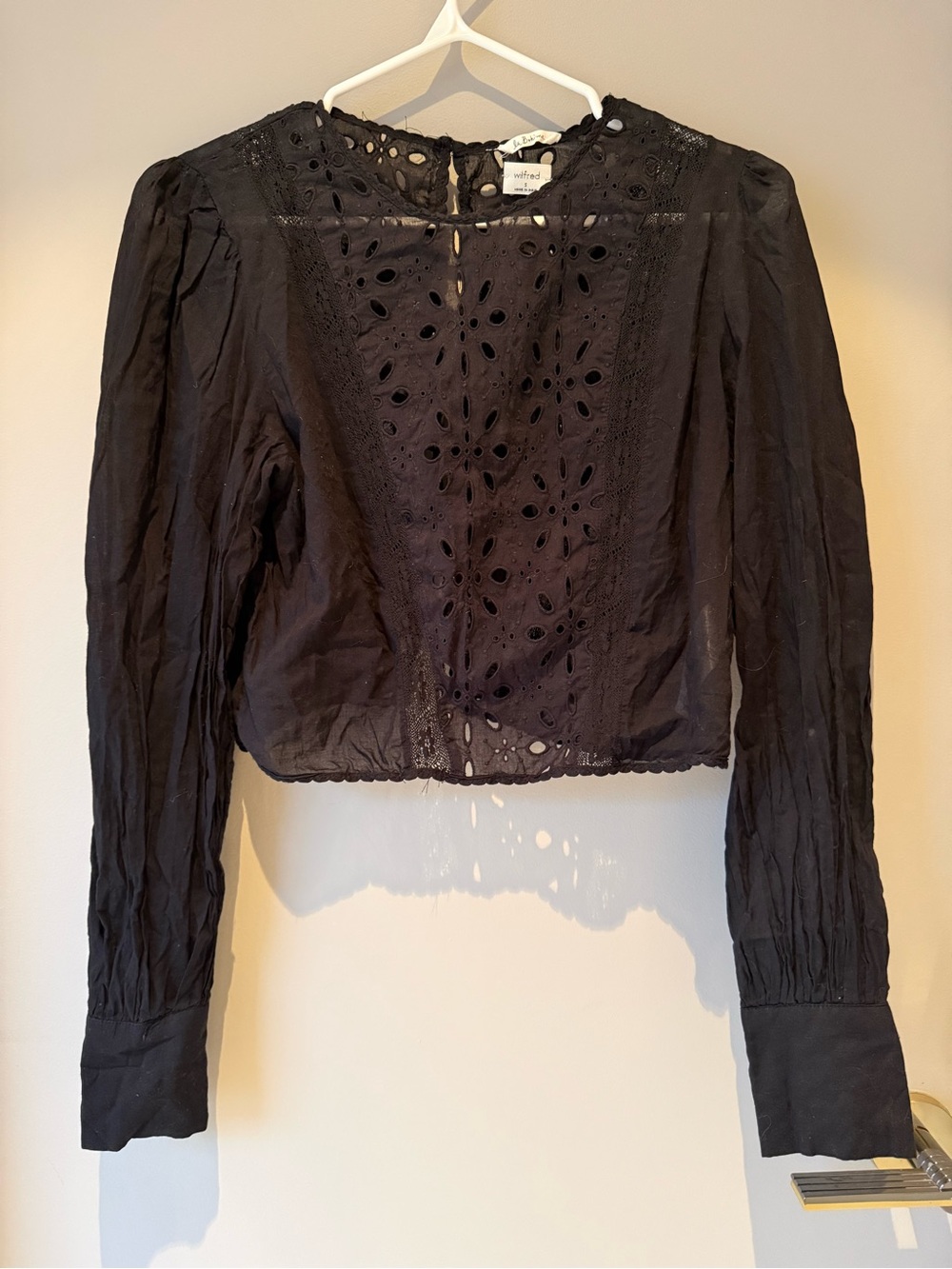 Aritzia Wilfred Cropped Eyelet Blouse